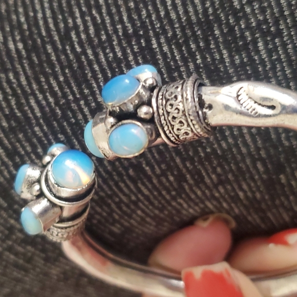 New Unique Milky Opal Silver Cuff Bracelet. - Picture 8 of 12
